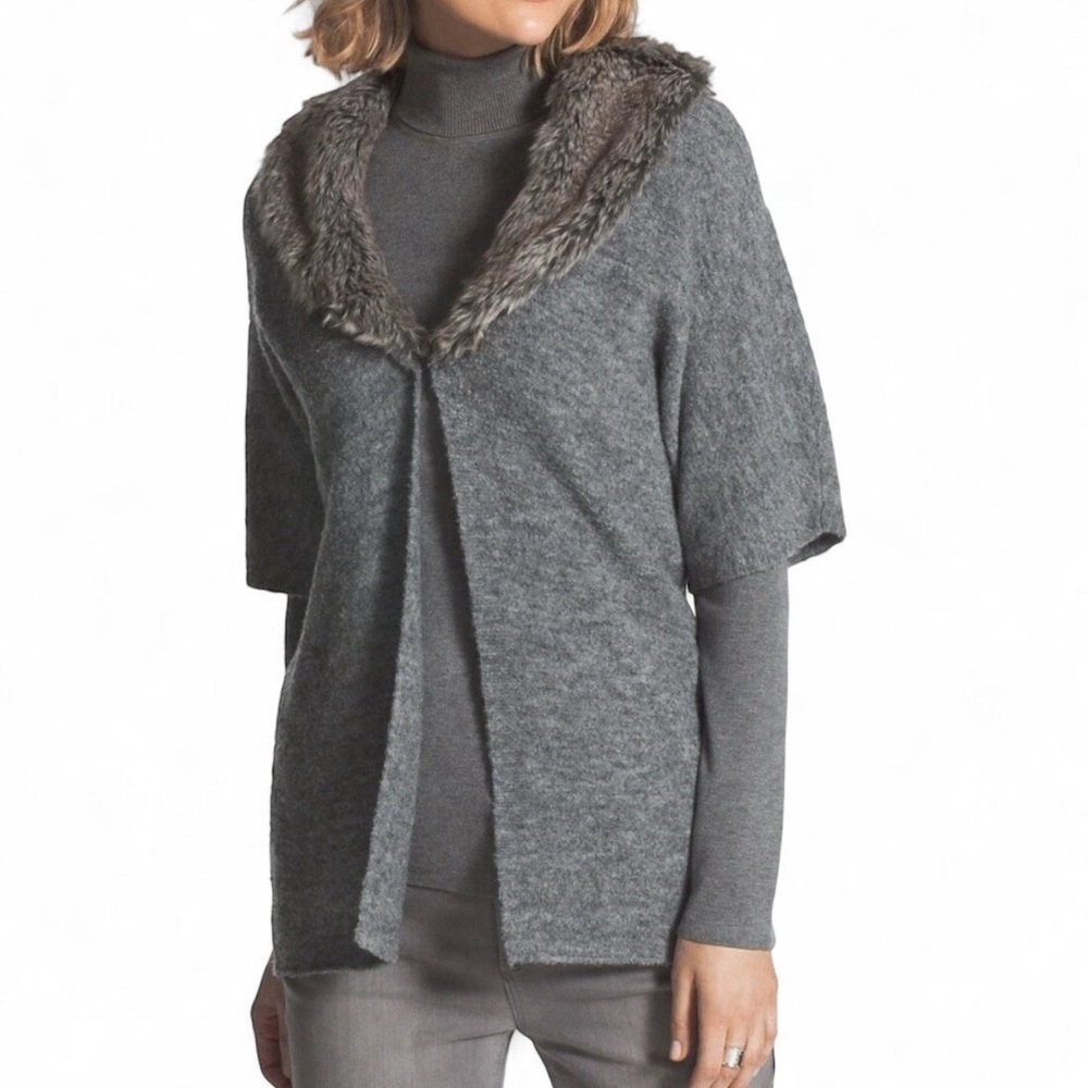 Chicos size 0 (S/4) Short Sleeve Cardigan Sweater Gray Wool Faux Fur